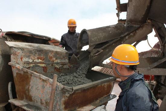 混凝土浇筑现场